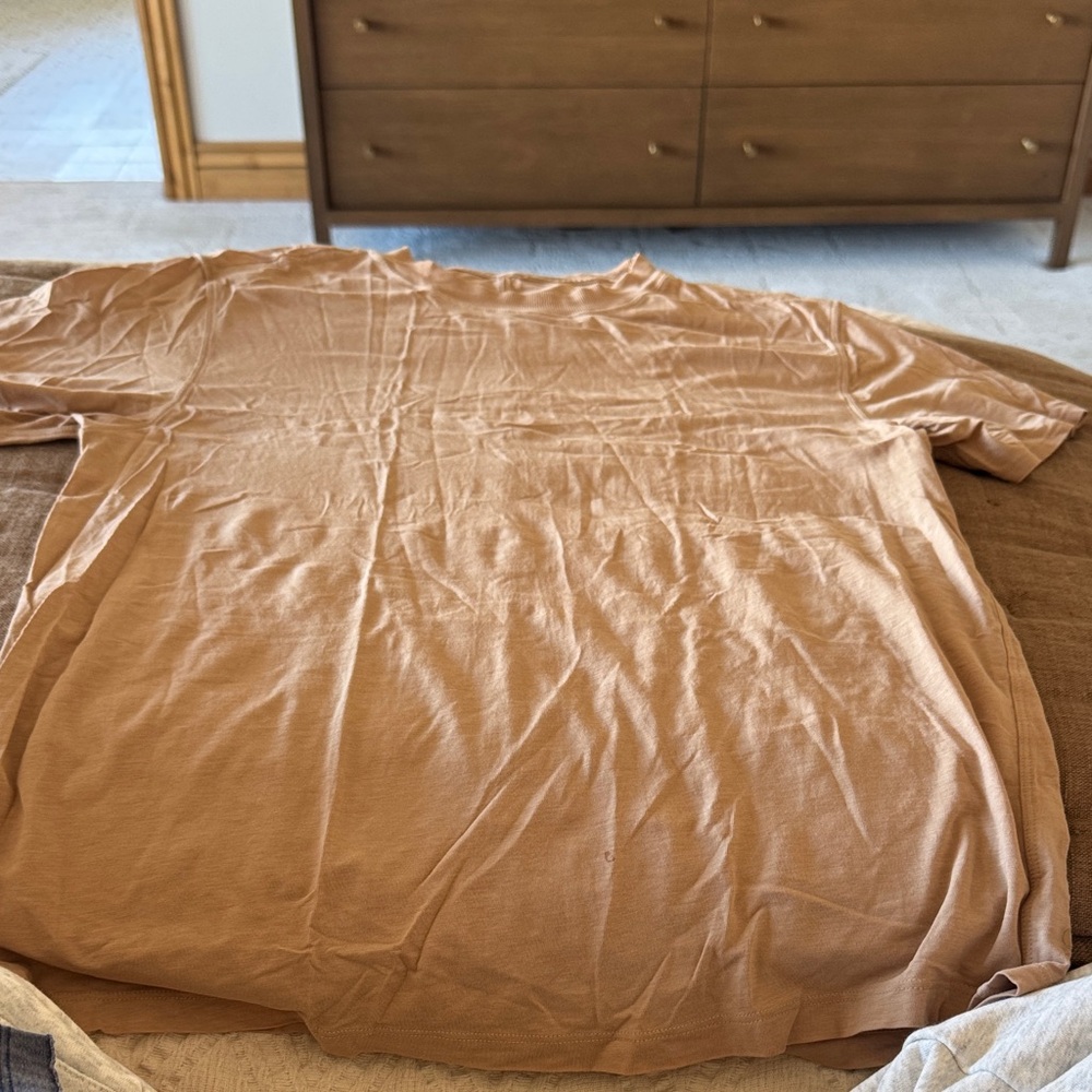 LULULEMON Short-Sleeve Crewneck T-Shirt in Light Brown